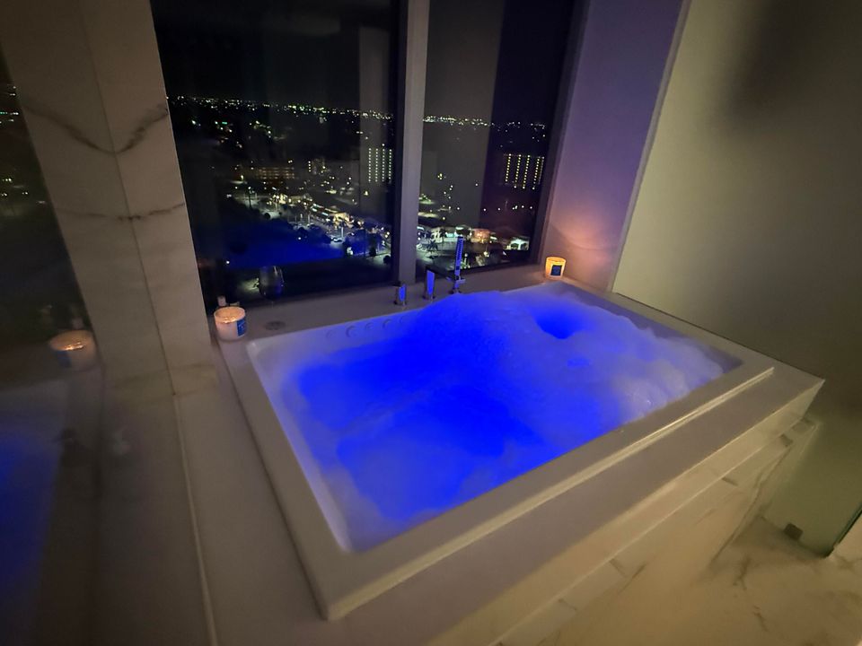 En Venta: $3,150,000 (4 camas, 4 baños, 3032 Pies cuadrados)