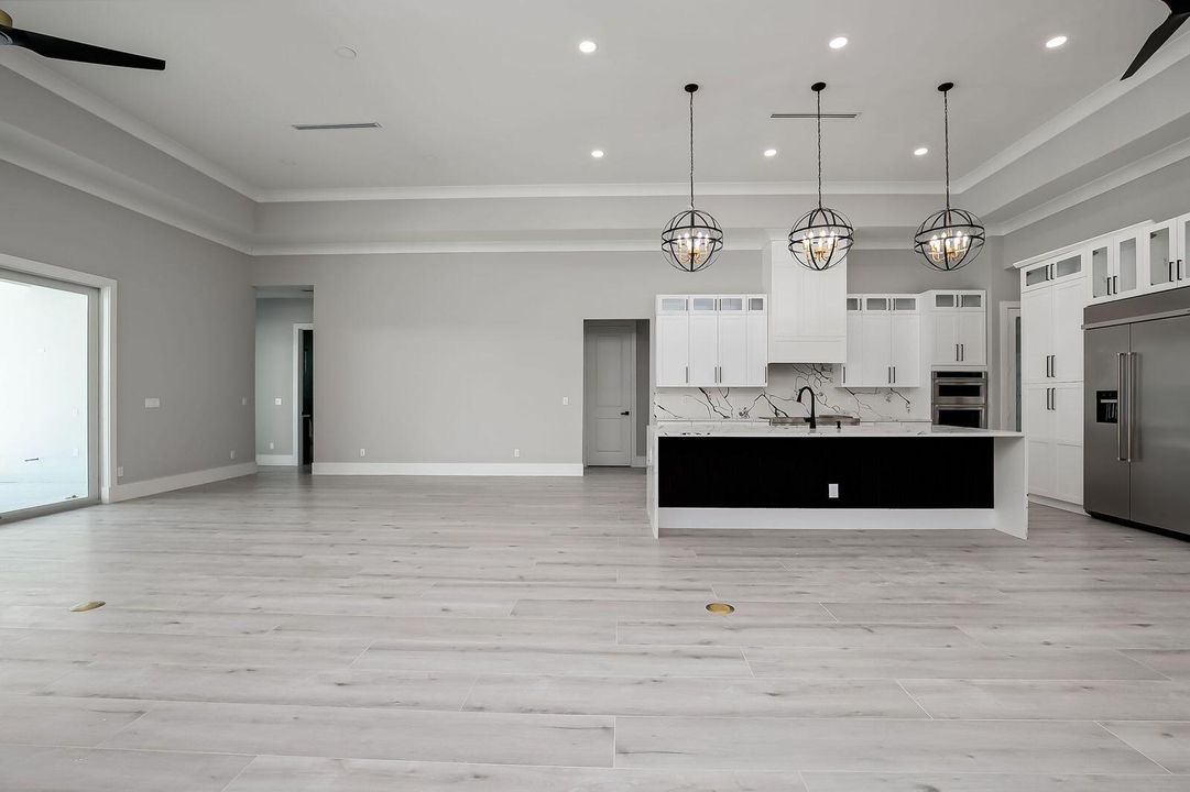 For Sale: $1,179,000 (5 beds, 3 baths, 3404 Square Feet)