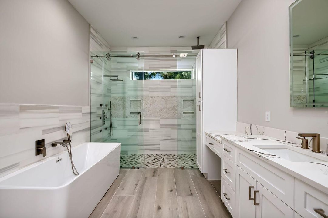 For Sale: $1,179,000 (5 beds, 3 baths, 3404 Square Feet)