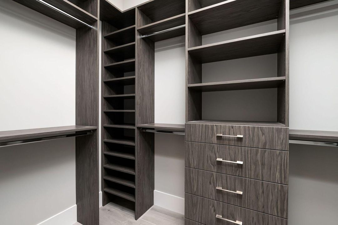 For Sale: $1,179,000 (5 beds, 3 baths, 3404 Square Feet)