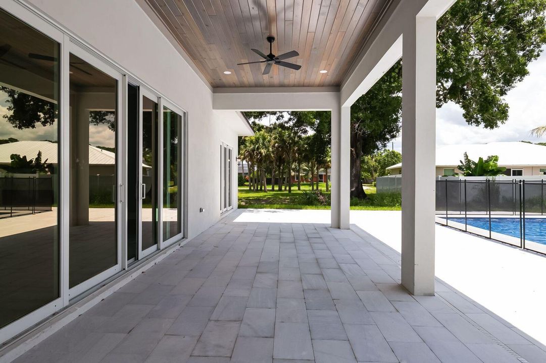 For Sale: $1,179,000 (5 beds, 3 baths, 3404 Square Feet)