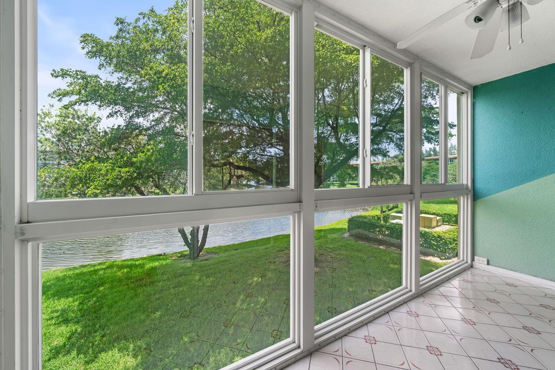 合同活跃: $199,999 (2 贝兹, 2 浴室, 1157 平方英尺)