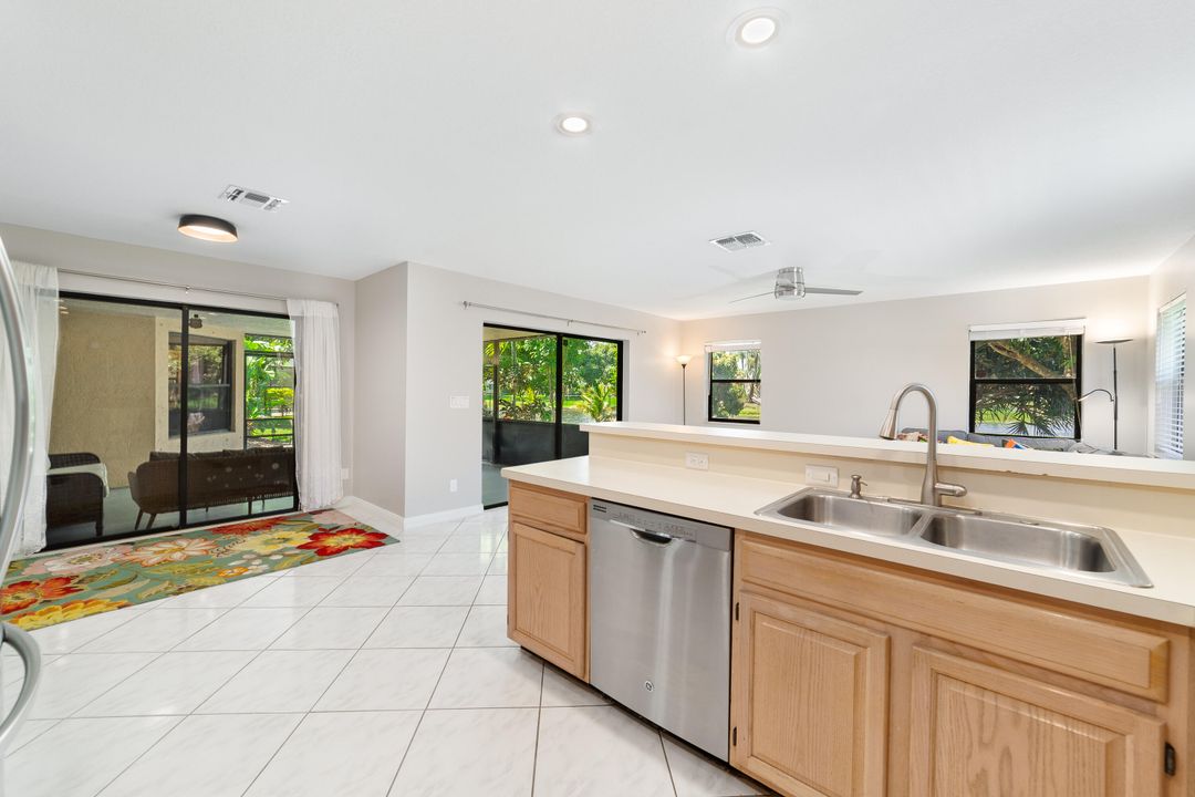 合同活跃: $830,000 (4 贝兹, 2 浴室, 2482 平方英尺)