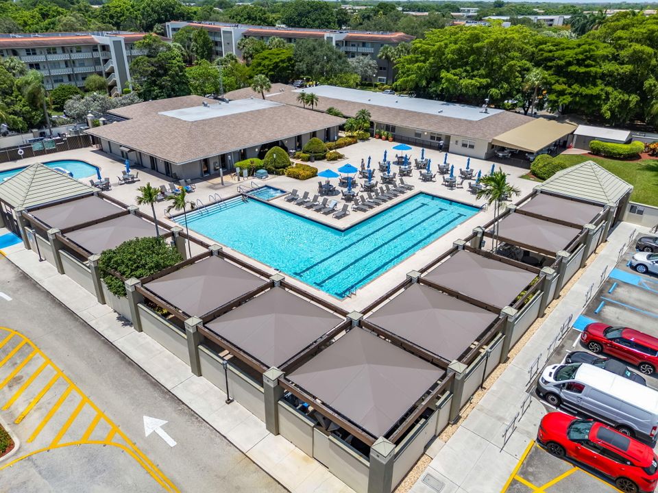 合同活跃: $199,999 (2 贝兹, 2 浴室, 1157 平方英尺)