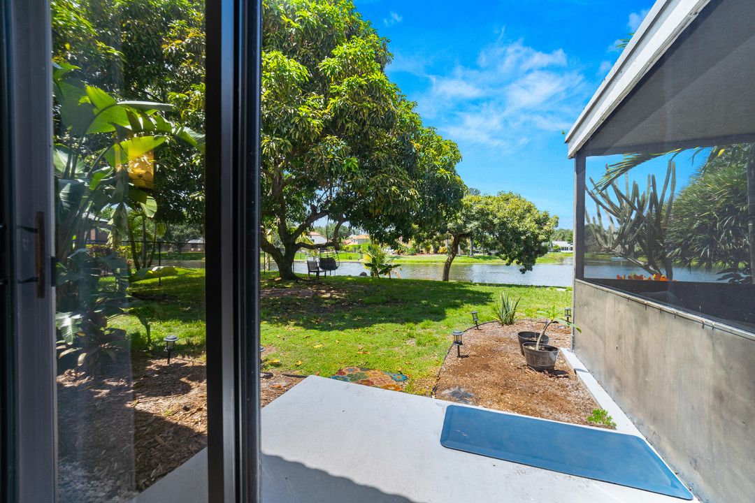 合同活跃: $830,000 (4 贝兹, 2 浴室, 2482 平方英尺)