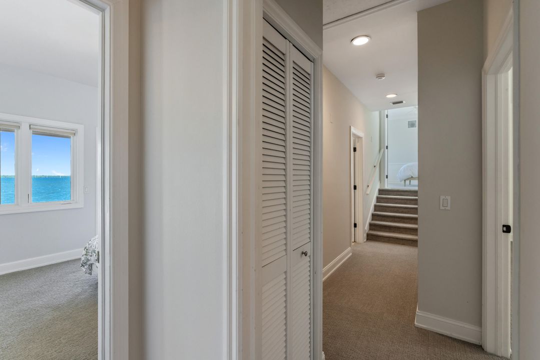 На продажу: $3,995,000 (4 спален, 4 ванн, 3715 Квадратных фут)