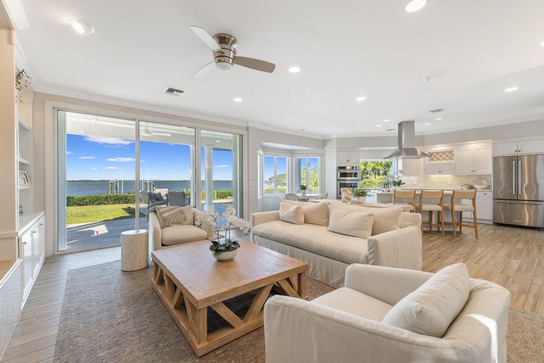 На продажу: $3,995,000 (4 спален, 4 ванн, 3715 Квадратных фут)