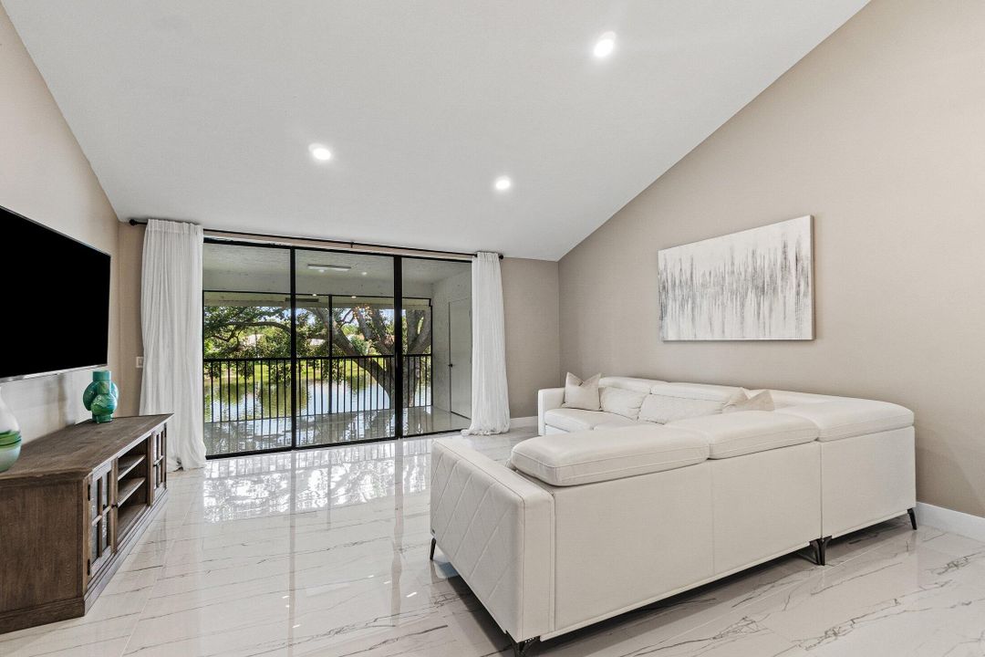 En Venta: $419,900 (2 camas, 2 baños, 1300 Pies cuadrados)
