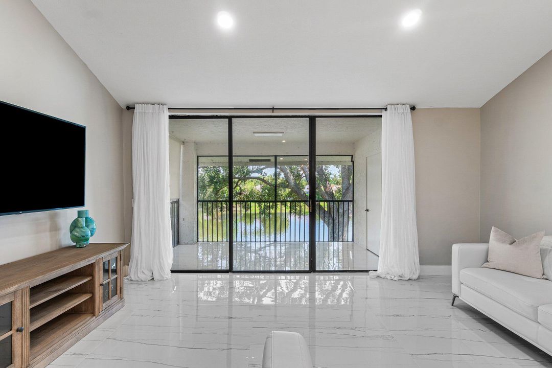 En Venta: $419,900 (2 camas, 2 baños, 1300 Pies cuadrados)