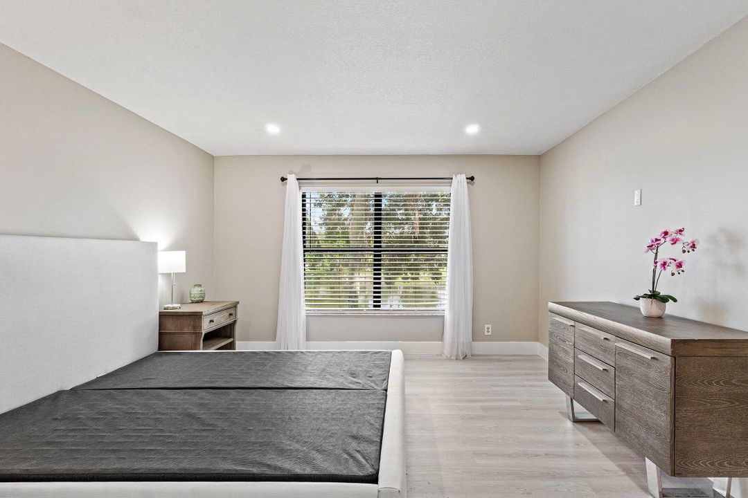 En Venta: $419,900 (2 camas, 2 baños, 1300 Pies cuadrados)