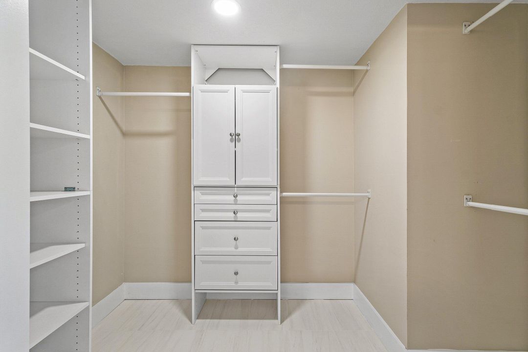 En Venta: $419,900 (2 camas, 2 baños, 1300 Pies cuadrados)