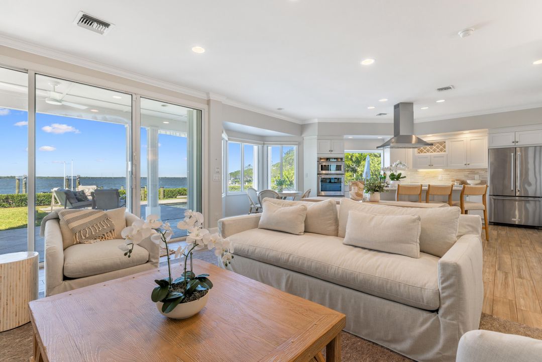 На продажу: $3,995,000 (4 спален, 4 ванн, 3715 Квадратных фут)