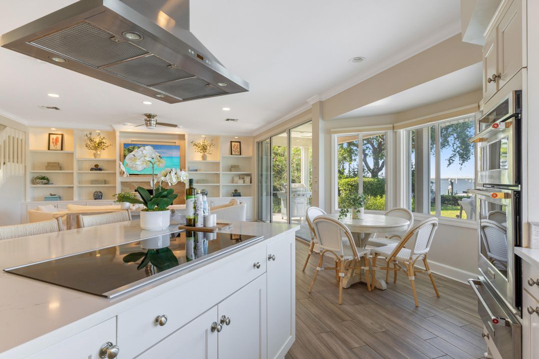 На продажу: $3,995,000 (4 спален, 4 ванн, 3715 Квадратных фут)