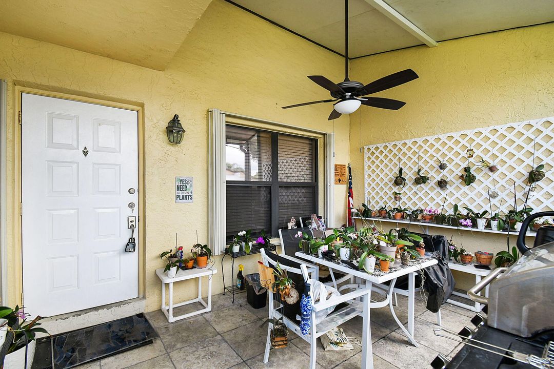 Active With Contract: $180,000 (2 beds, 2 baths, 1396 Square Feet)