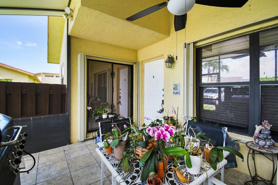 Active With Contract: $180,000 (2 beds, 2 baths, 1396 Square Feet)