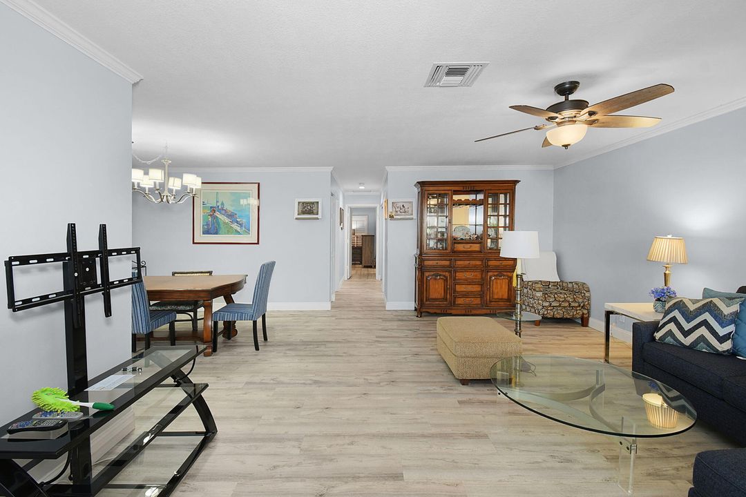 Active With Contract: $180,000 (2 beds, 2 baths, 1396 Square Feet)