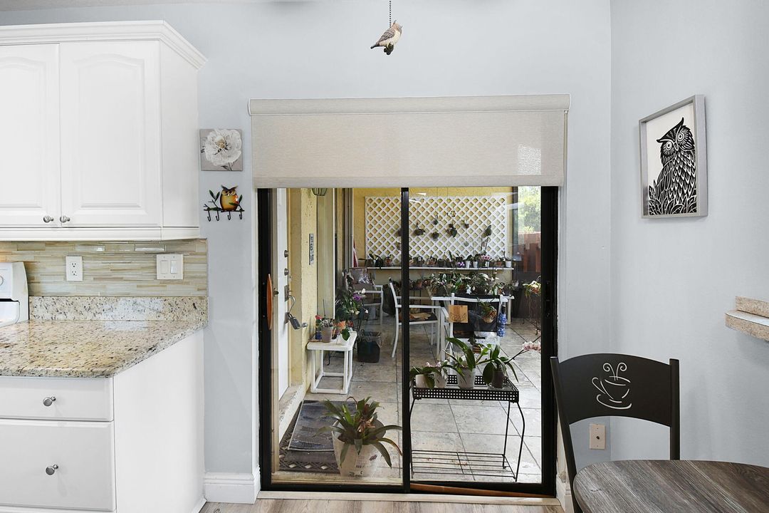 Active With Contract: $180,000 (2 beds, 2 baths, 1396 Square Feet)