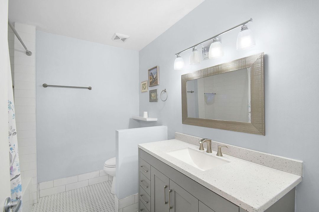 Active With Contract: $180,000 (2 beds, 2 baths, 1396 Square Feet)