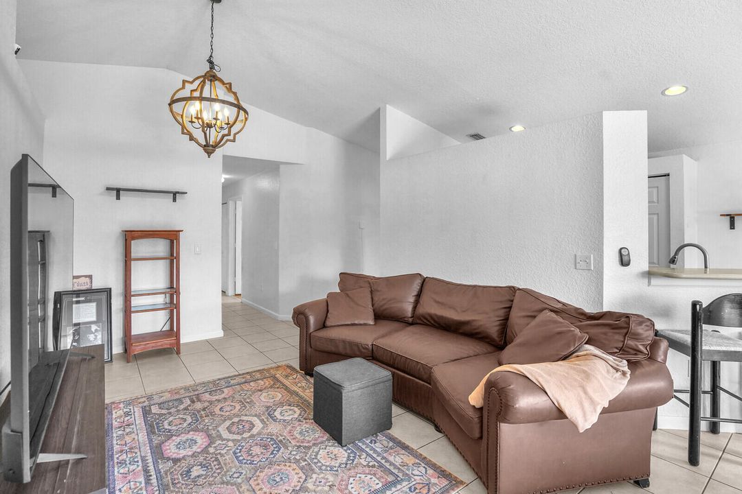 En Venta: $430,000 (3 camas, 2 baños, 1846 Pies cuadrados)