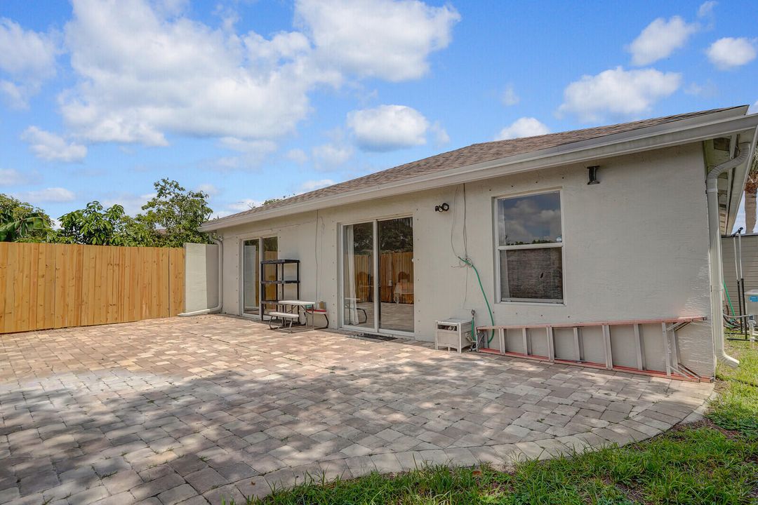 En Venta: $430,000 (3 camas, 2 baños, 1846 Pies cuadrados)