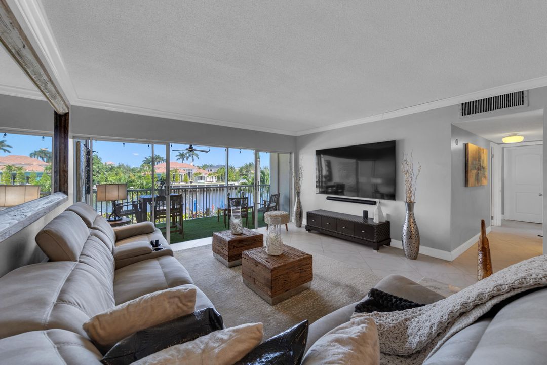 合同活跃: $2,800 (2 贝兹, 2 浴室, 1218 平方英尺)