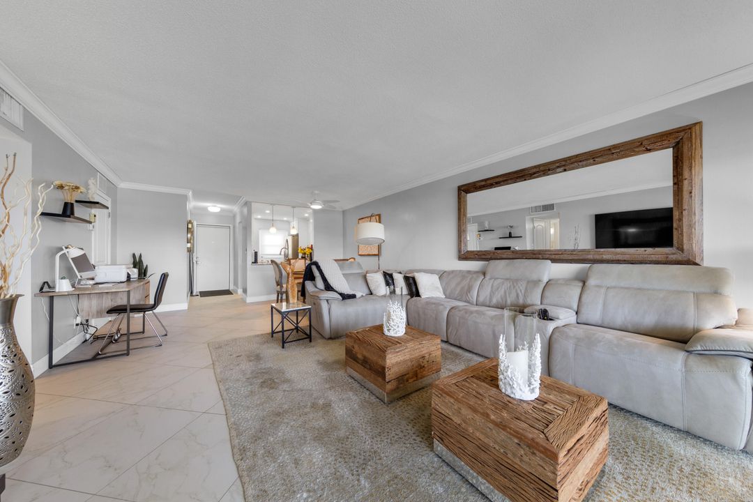 合同活跃: $2,800 (2 贝兹, 2 浴室, 1218 平方英尺)