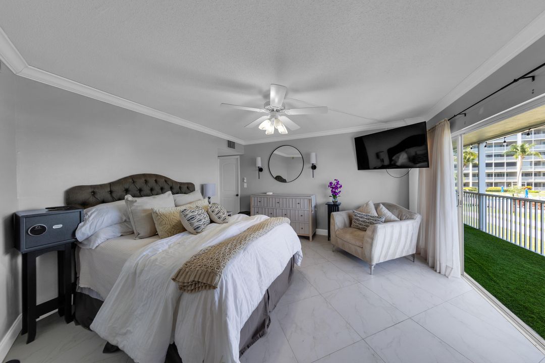 合同活跃: $2,800 (2 贝兹, 2 浴室, 1218 平方英尺)