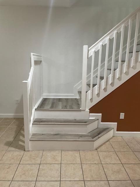 合同活跃: $2,000 (3 贝兹, 2 浴室, 1437 平方英尺)