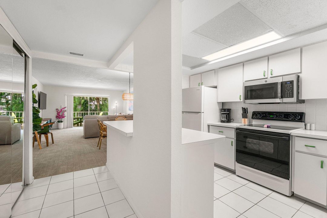 Active With Contract: $3,500 (1 beds, 1 baths, 1058 Square Feet)