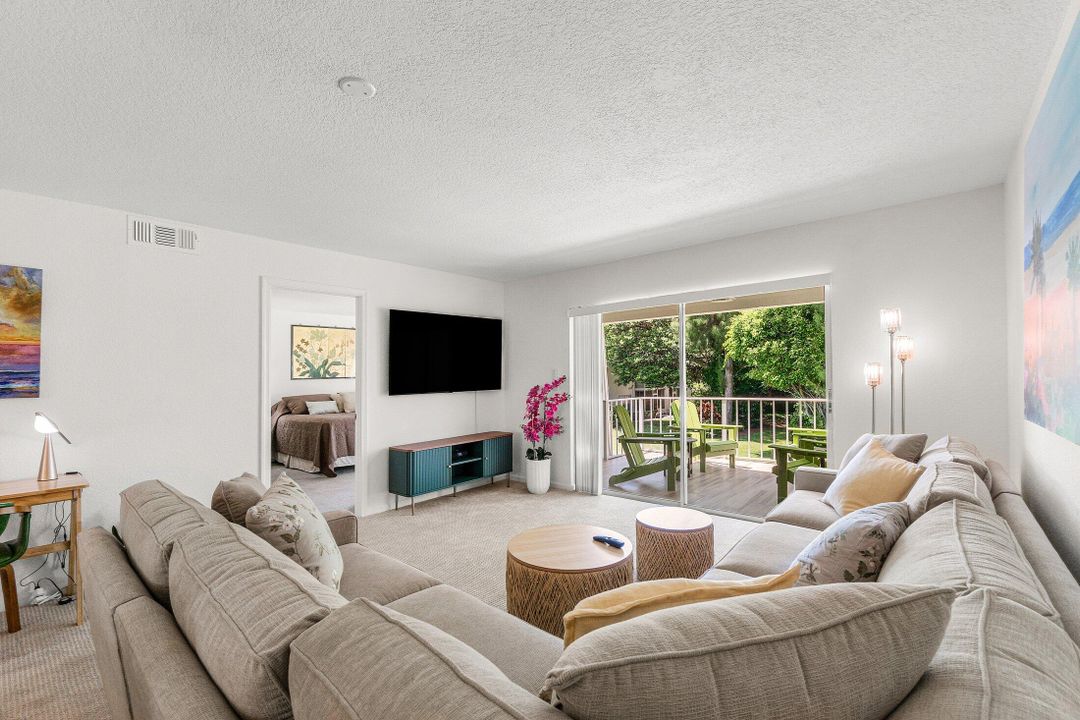 Active With Contract: $3,500 (1 beds, 1 baths, 1058 Square Feet)