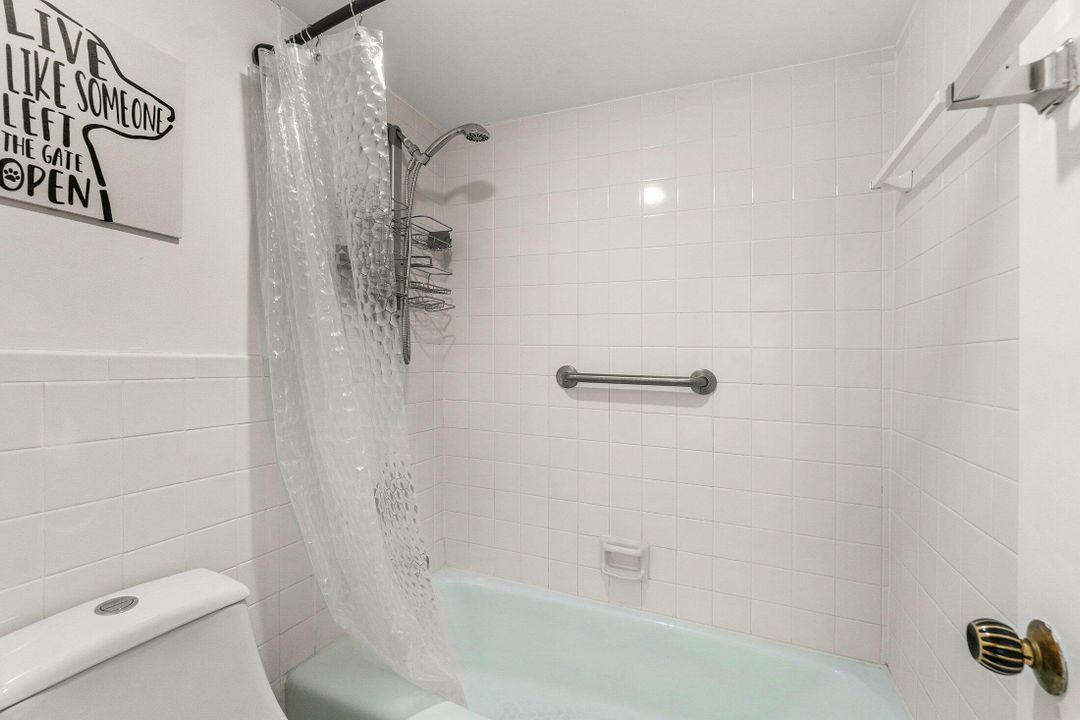 Active With Contract: $3,500 (1 beds, 1 baths, 1058 Square Feet)