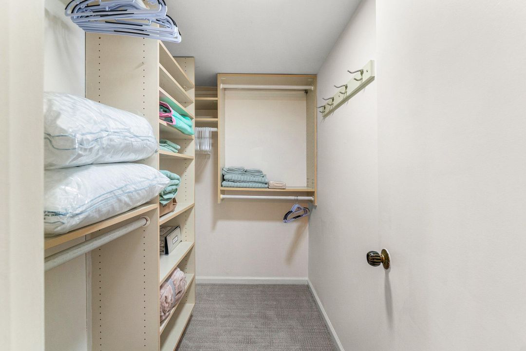 Active With Contract: $3,500 (1 beds, 1 baths, 1058 Square Feet)