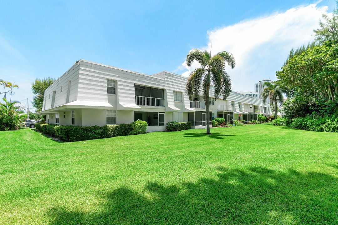 Active With Contract: $3,500 (1 beds, 1 baths, 1058 Square Feet)