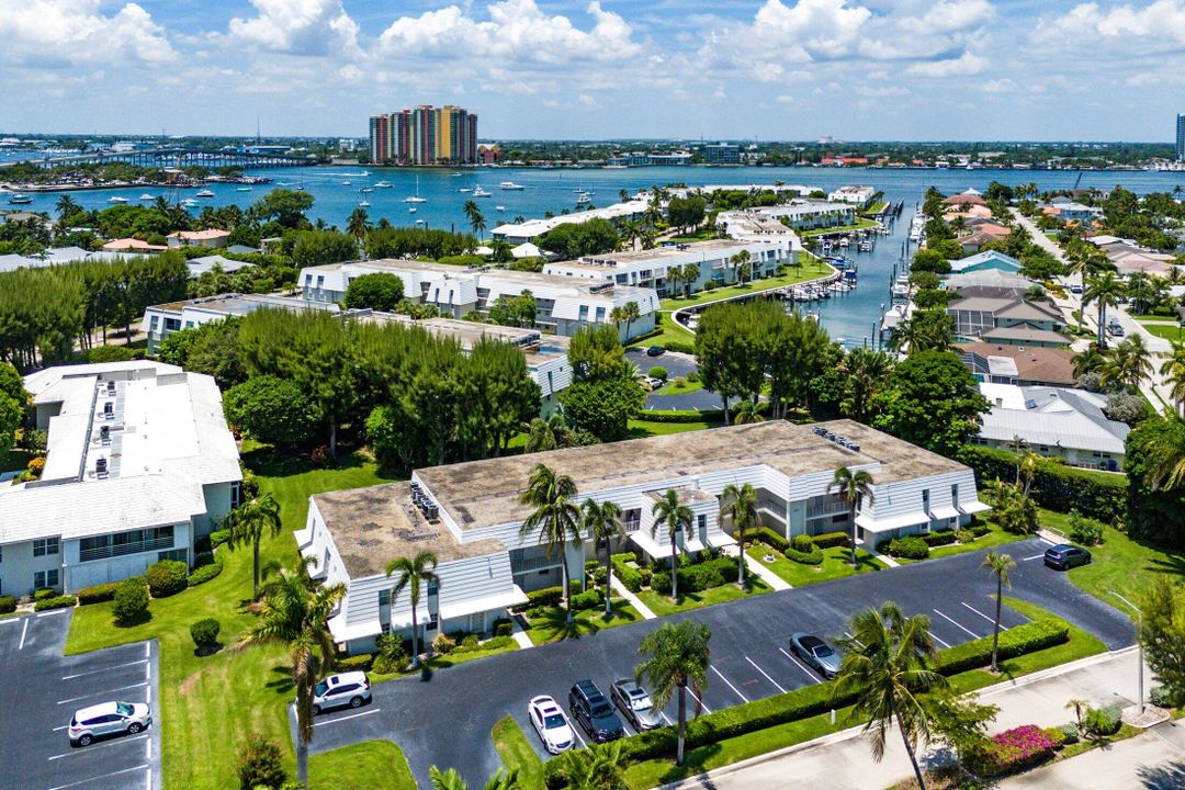 Active With Contract: $3,500 (1 beds, 1 baths, 1058 Square Feet)