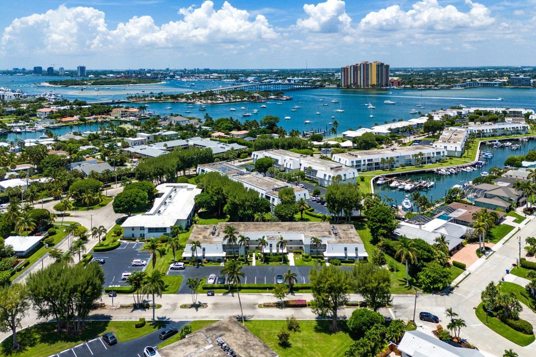 Active With Contract: $3,500 (1 beds, 1 baths, 1058 Square Feet)