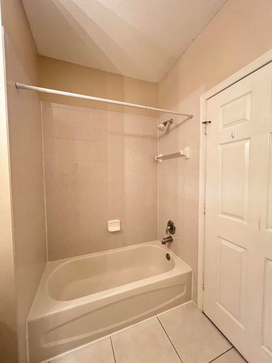 В аренду: $1,150 (0 спален, 1 ванн, 400 Квадратных фут)