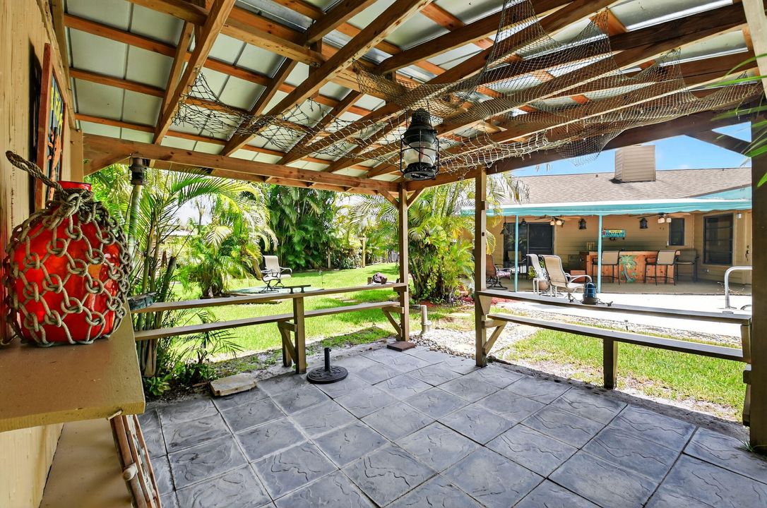 合同活跃: $550,000 (3 贝兹, 2 浴室, 2107 平方英尺)