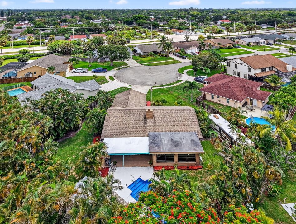 合同活跃: $550,000 (3 贝兹, 2 浴室, 2107 平方英尺)