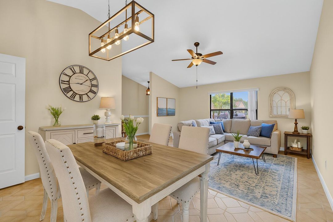 合同活跃: $550,000 (3 贝兹, 2 浴室, 2107 平方英尺)