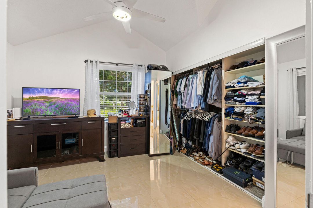 待售: $389,999 (3 贝兹, 2 浴室, 1282 平方英尺)