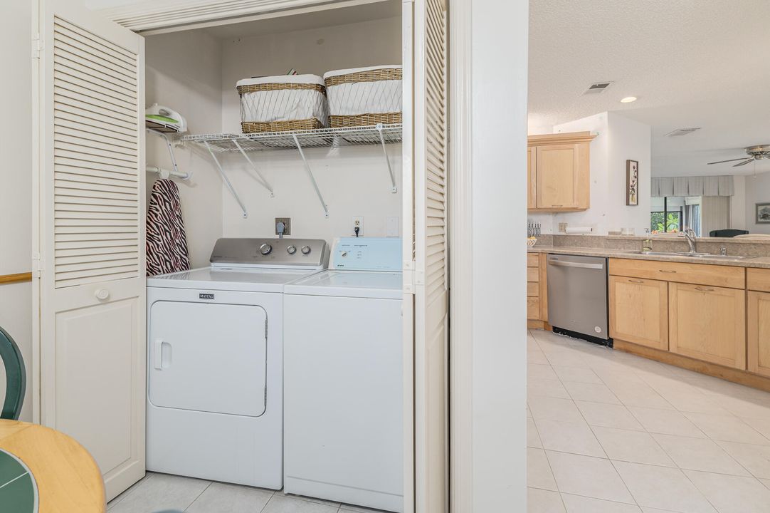 待售: $295,000 (3 贝兹, 2 浴室, 1570 平方英尺)