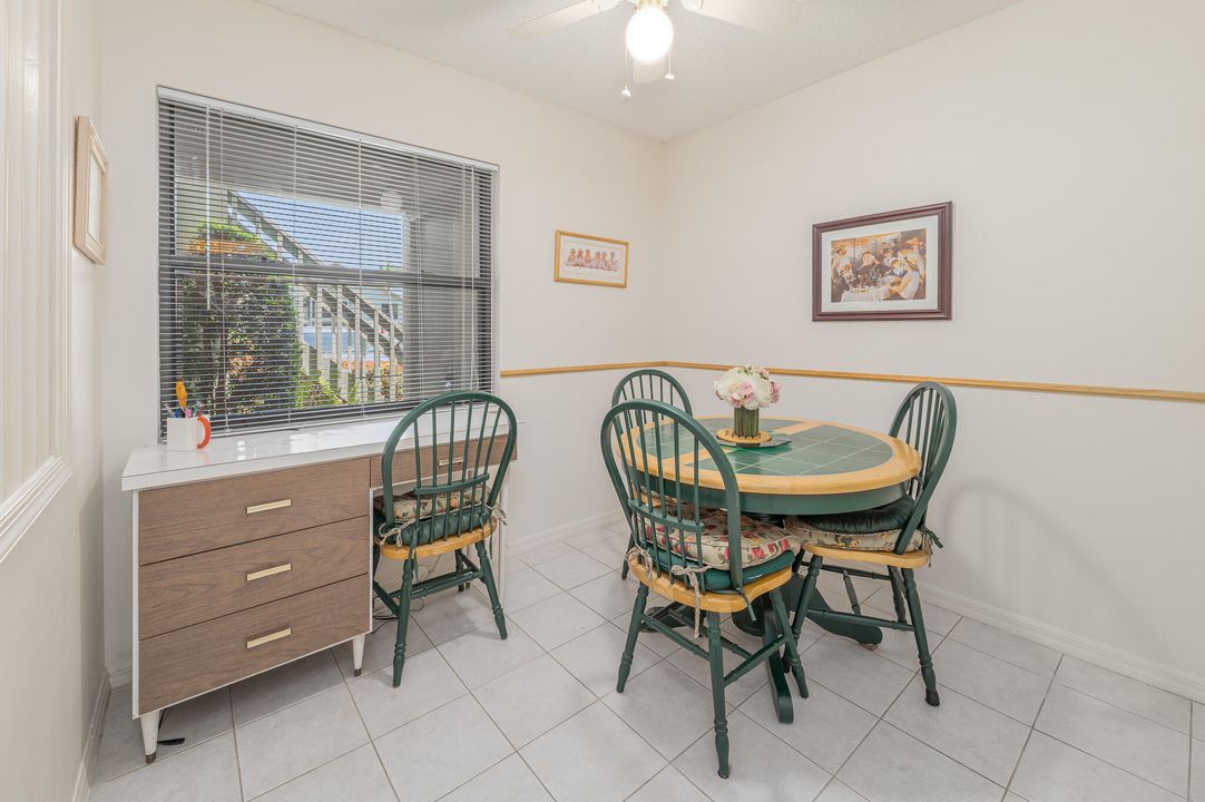 待售: $295,000 (3 贝兹, 2 浴室, 1570 平方英尺)