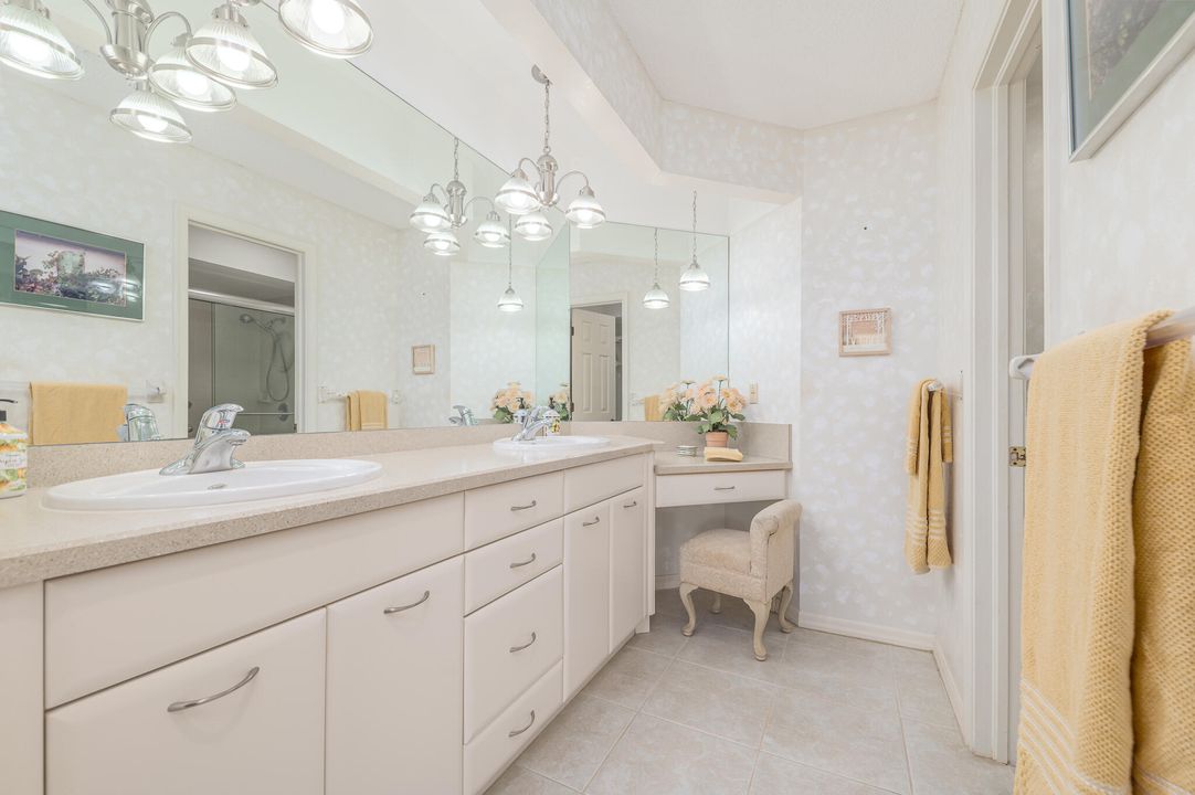 待售: $295,000 (3 贝兹, 2 浴室, 1570 平方英尺)