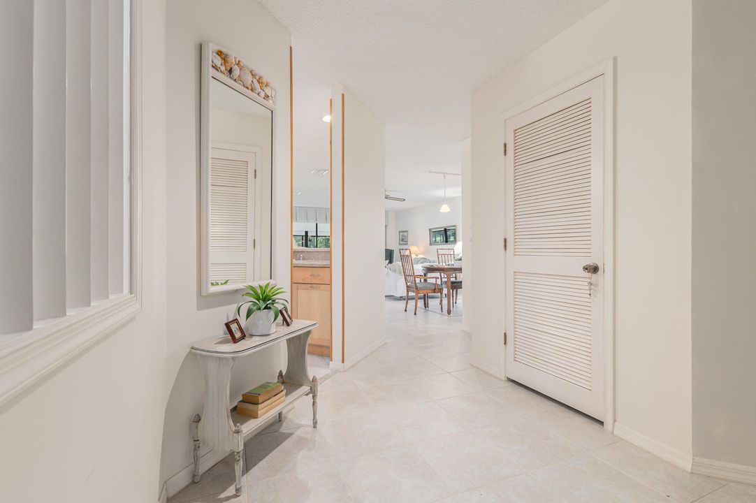 待售: $295,000 (3 贝兹, 2 浴室, 1570 平方英尺)