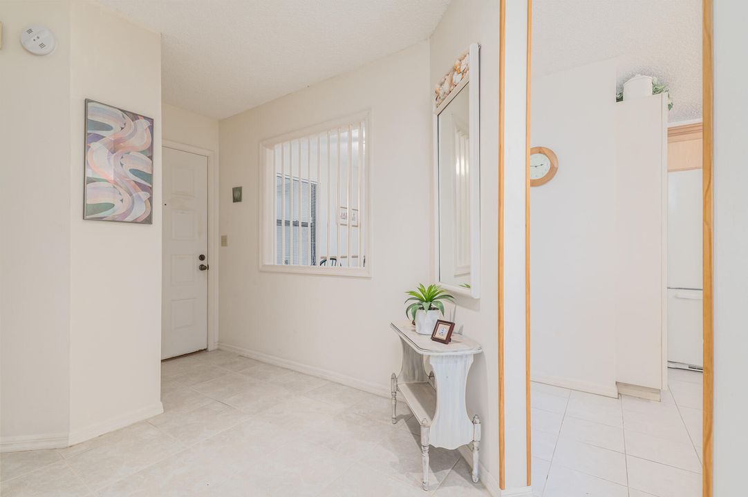 待售: $295,000 (3 贝兹, 2 浴室, 1570 平方英尺)