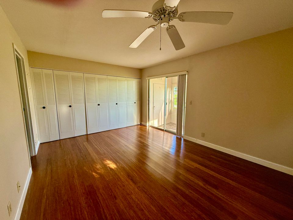 待售: $94,999 (1 贝兹, 1 浴室, 720 平方英尺)