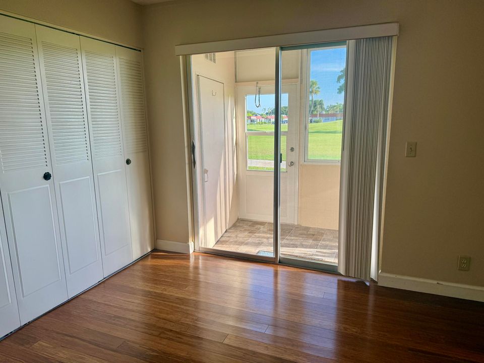 待售: $94,999 (1 贝兹, 1 浴室, 720 平方英尺)