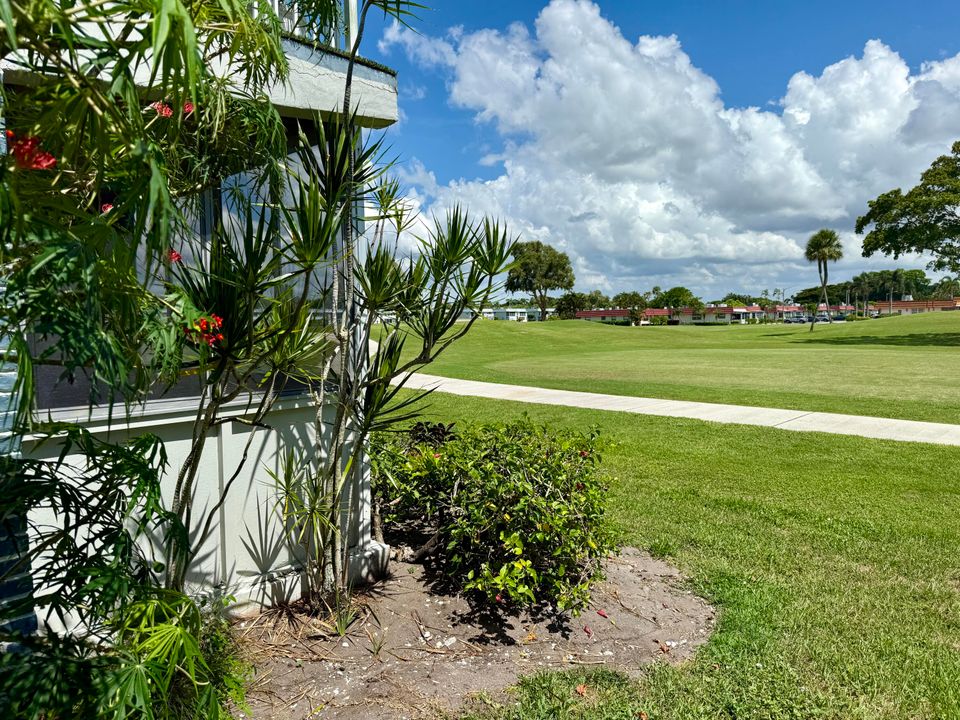 待售: $94,999 (1 贝兹, 1 浴室, 720 平方英尺)