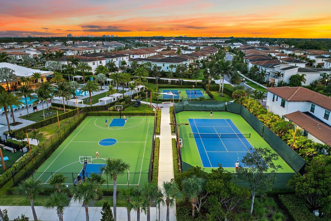 En Venta: $1,599,900 (3 camas, 3 baños, 2890 Pies cuadrados)
