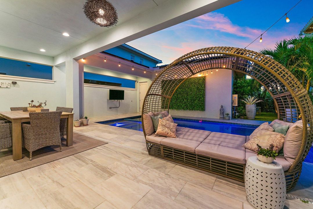 En Venta: $1,599,900 (3 camas, 3 baños, 2890 Pies cuadrados)